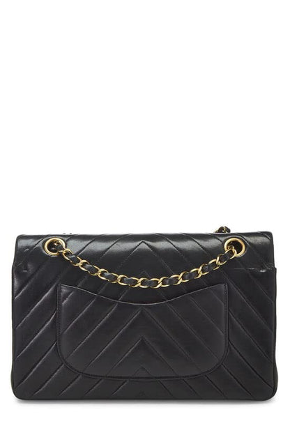 CHANEL,  Black Chevron Lambskin Classic Double Flap Medium, Black