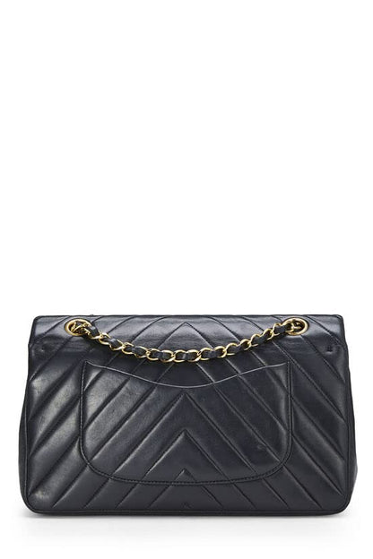 CHANEL,  Black Chevron Lambskin Classic Double Flap Medium, Black
