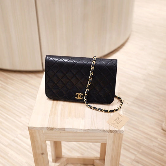Chanel vintage woc flap bag