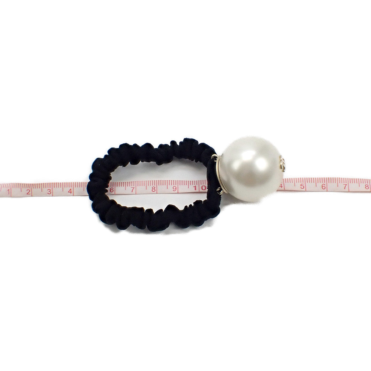 Chanel CC Faux Pearl Embellished Hair Scrunchie Natural Material Hair Accessory A63896 Y20154 Z3528 in Excellent condition