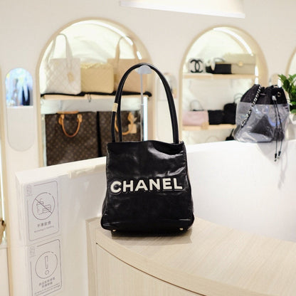 Chanel vintage tote bag