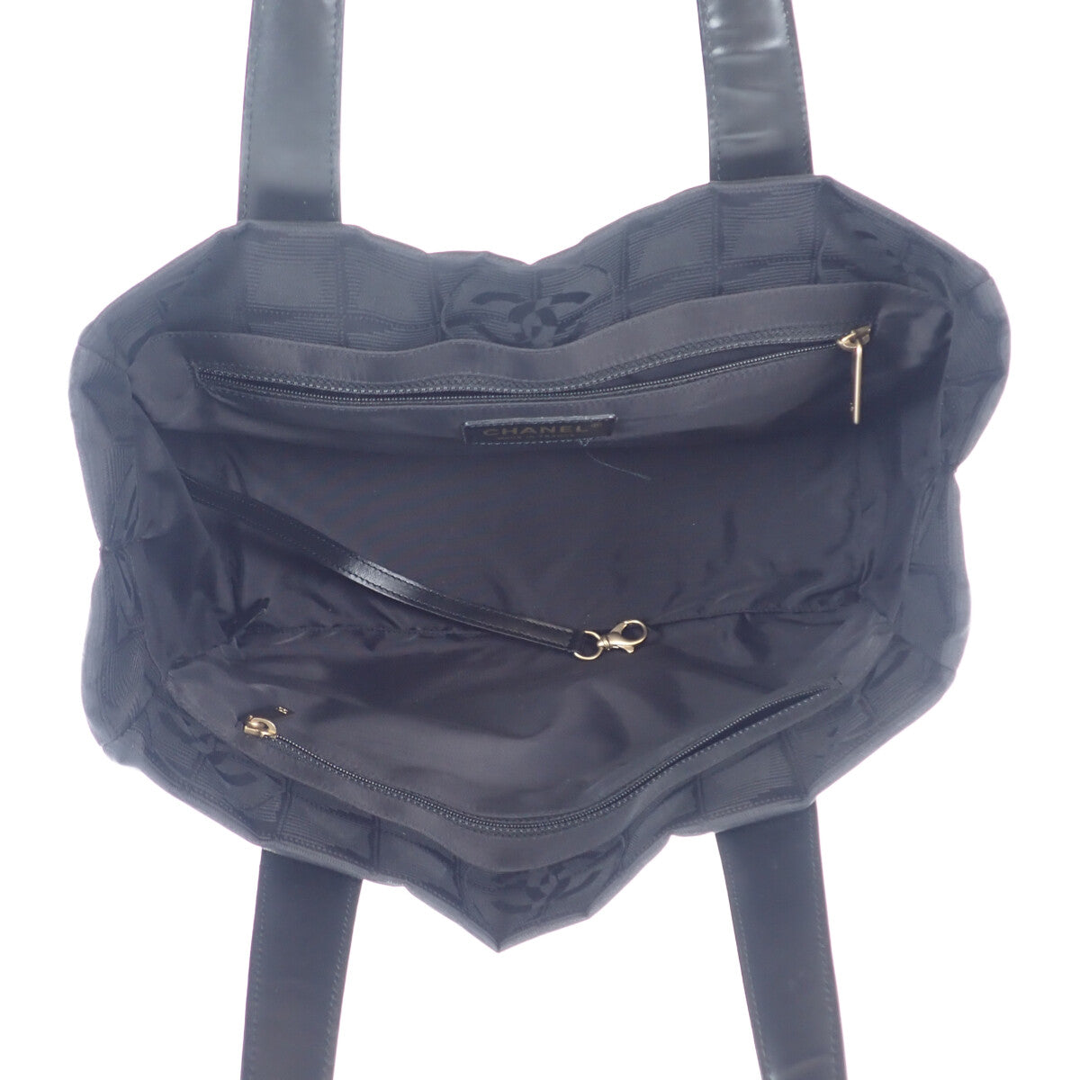 Chanel New Travel Line Tote Bag Canvas Tote Bag A20457 in Good condition