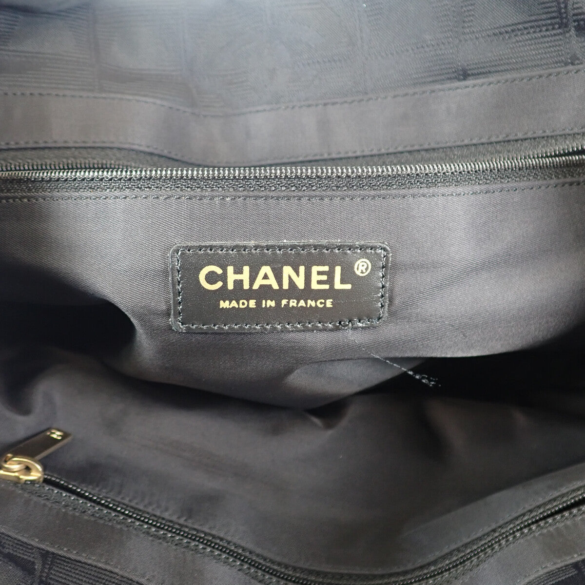 Chanel New Travel Line Tote Bag Canvas Tote Bag A20457 in Good condition