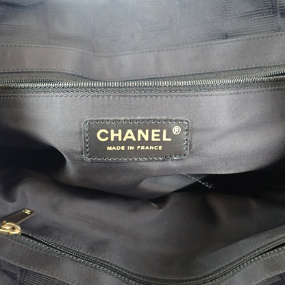 Chanel New Travel Line Tote Bag Canvas Tote Bag A20457 in Good condition