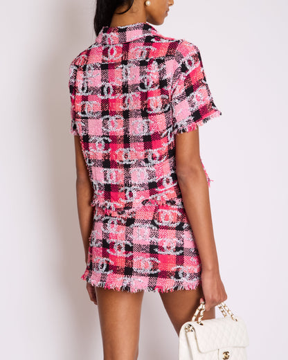 Chanel 22M Coco Beach Hot Pink & Black Cropped Tweed Shirt with White CC Logo Detail Size FR 34 (UK 6)