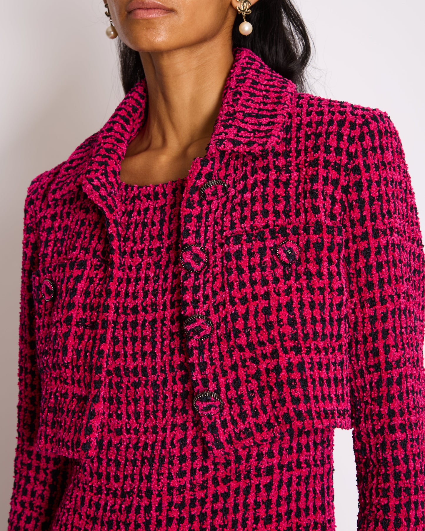 Chanel Fall 2016 Pink and Black Tweed Cropped Jacket with CC Logo Tweed Buttons Size FR 38 (UK 10)