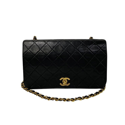 Chanel CC Quilted Leather Full Flap Bag Leather Crossbody Bag in Good condition