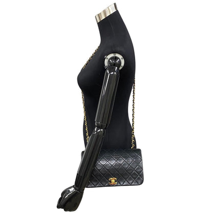 Chanel CC Quilted Leather Full Flap Bag Leather Crossbody Bag in Good condition