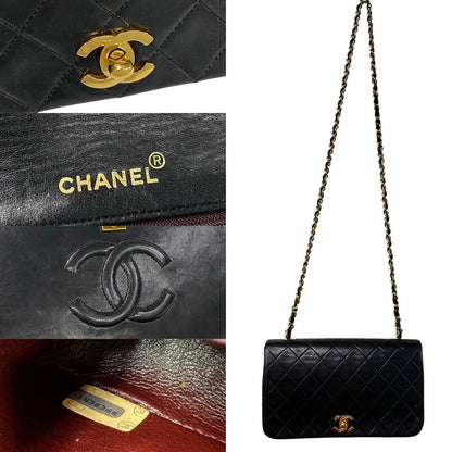Chanel CC Quilted Leather Full Flap Bag Leather Crossbody Bag in Good condition