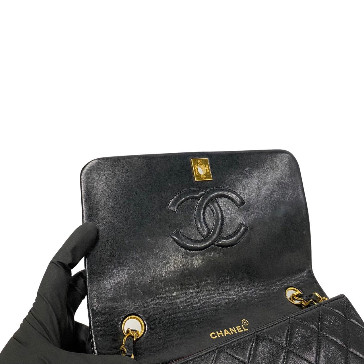 Chanel CC Quilted Leather Full Flap Bag Leather Crossbody Bag in Good condition