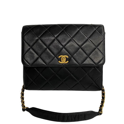 Chanel CC Quilted Leather Chain Crossbody Bag Leather Crossbody Bag in Good condition
