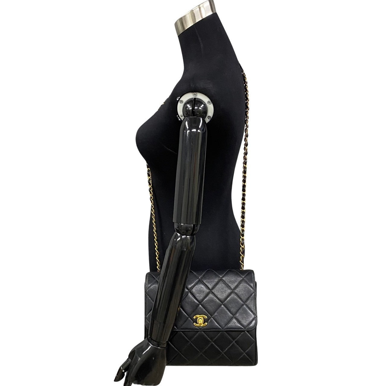 Chanel CC Quilted Leather Chain Crossbody Bag Leather Crossbody Bag in Good condition