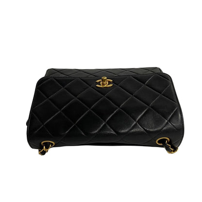 Chanel CC Quilted Leather Chain Crossbody Bag Leather Crossbody Bag in Good condition
