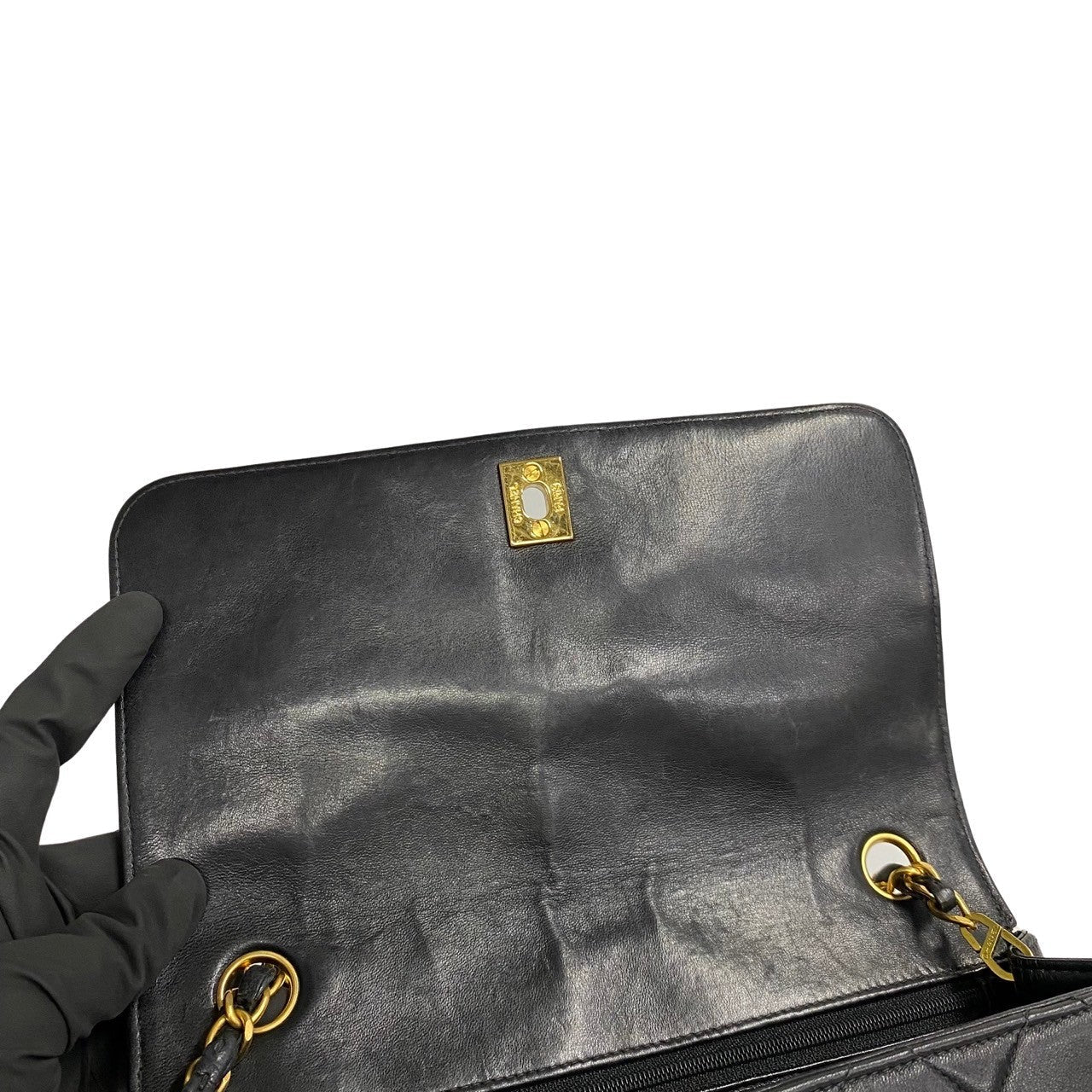 Chanel CC Quilted Leather Chain Crossbody Bag Leather Crossbody Bag in Good condition