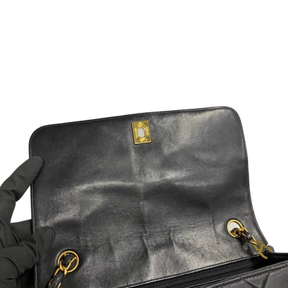 Chanel CC Quilted Leather Chain Crossbody Bag Leather Crossbody Bag in Good condition