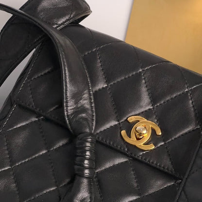 Leather crossbody bag Chanel Black in Leather MR