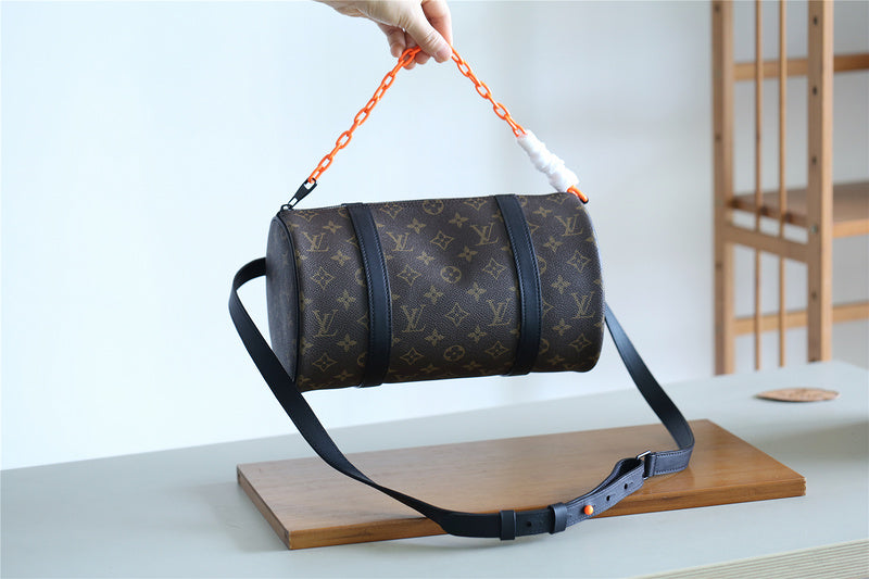 The Franco Shops - Louis Vuittons  - 7978