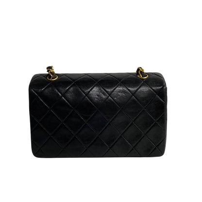 Chanel Matelasse Lambskin Full Flap 19Cm Leather Mini Shoulder Bag Leather Shoulder Bag 64159 in Good condition