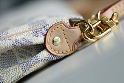 Franco Shops - Louis Vuittons  - 9377