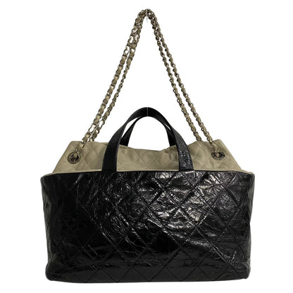 Chanel CC Patent Portobello Large Tote Bag Leather Crossbody Bag in Good condition