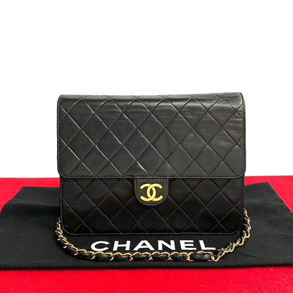 Chanel CC Matelasse Flap Bag  Leather Crossbody Bag in Good condition