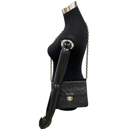 Chanel CC Matelasse Flap Bag  Leather Crossbody Bag in Good condition