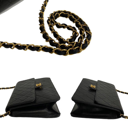 Chanel CC Matelasse Flap Bag  Leather Crossbody Bag in Good condition