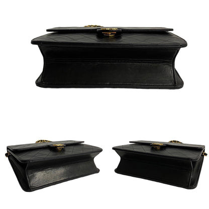 Chanel CC Matelasse Flap Bag  Leather Crossbody Bag in Good condition