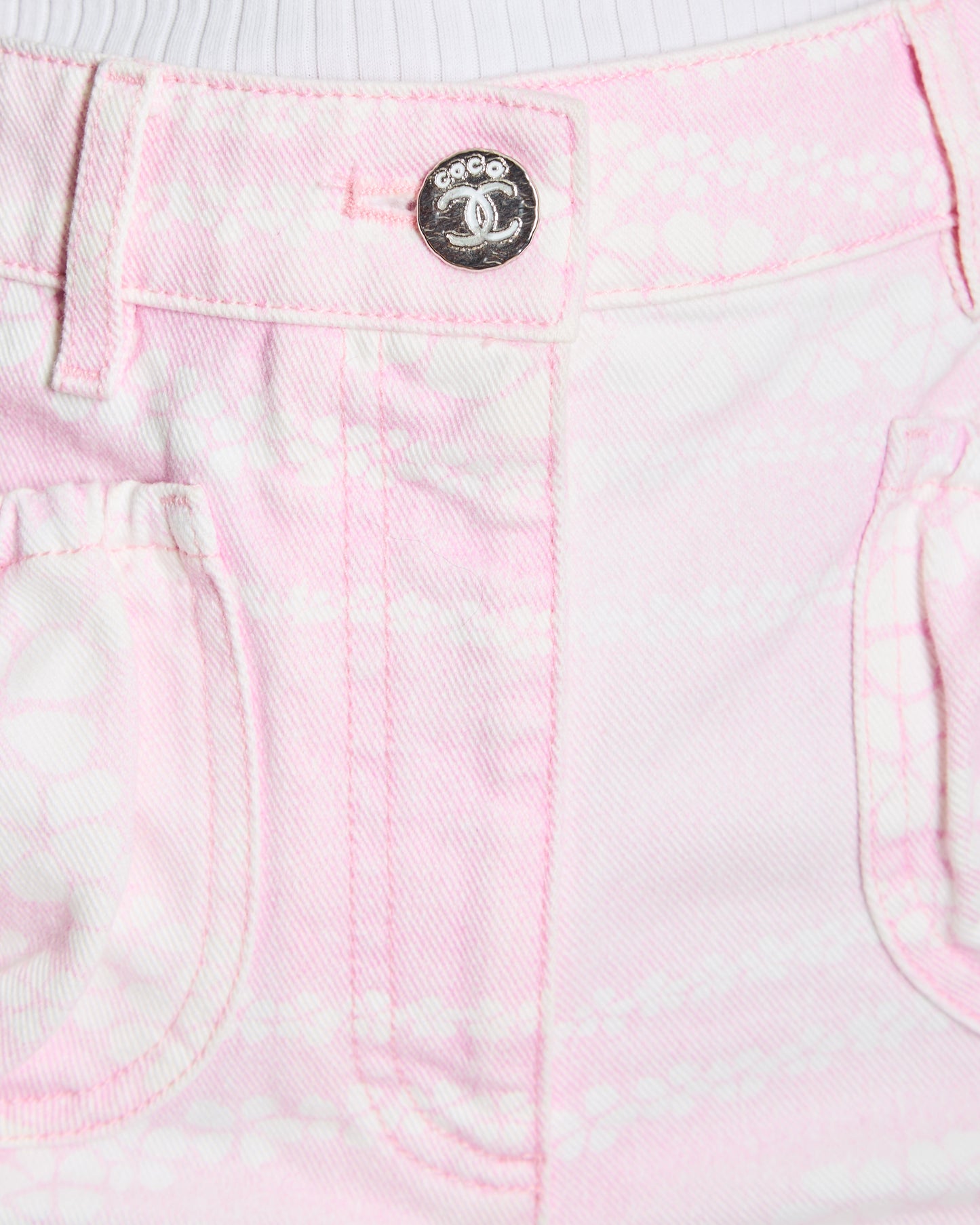 Chanel 25/M Coco Beach Pink and White Denim Shorts with CC Logo Print FR 34 (UK 6)