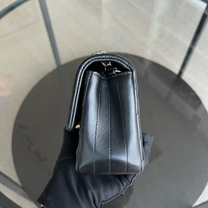 *Full Set, Receipt* Mini Rectangular Double Flap 20CM Chevron Lambskin Black GHW No 24