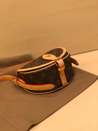 Franco Shops - Louis Vuittons  - 15549