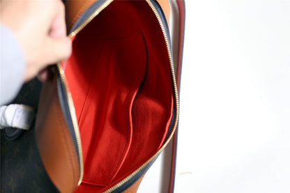 The Franco Shops - Louis Vuittons  - 7963