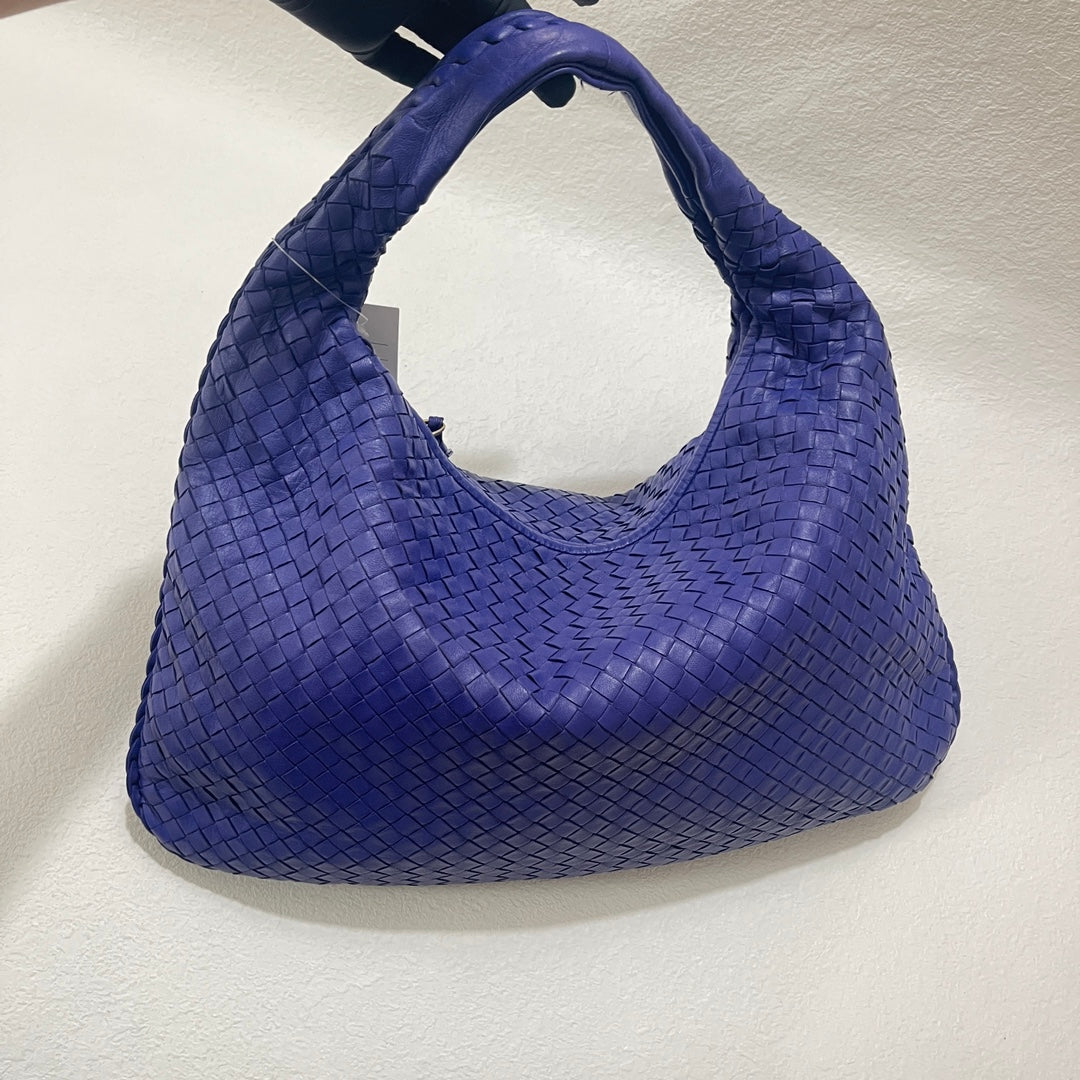 Bottega Veneta Hobo Bag Lambskin leather Navy Medium 47cm