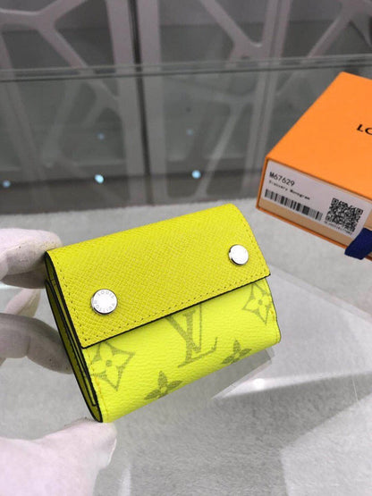 Franco Shops - Louis Vuittons  - 9194