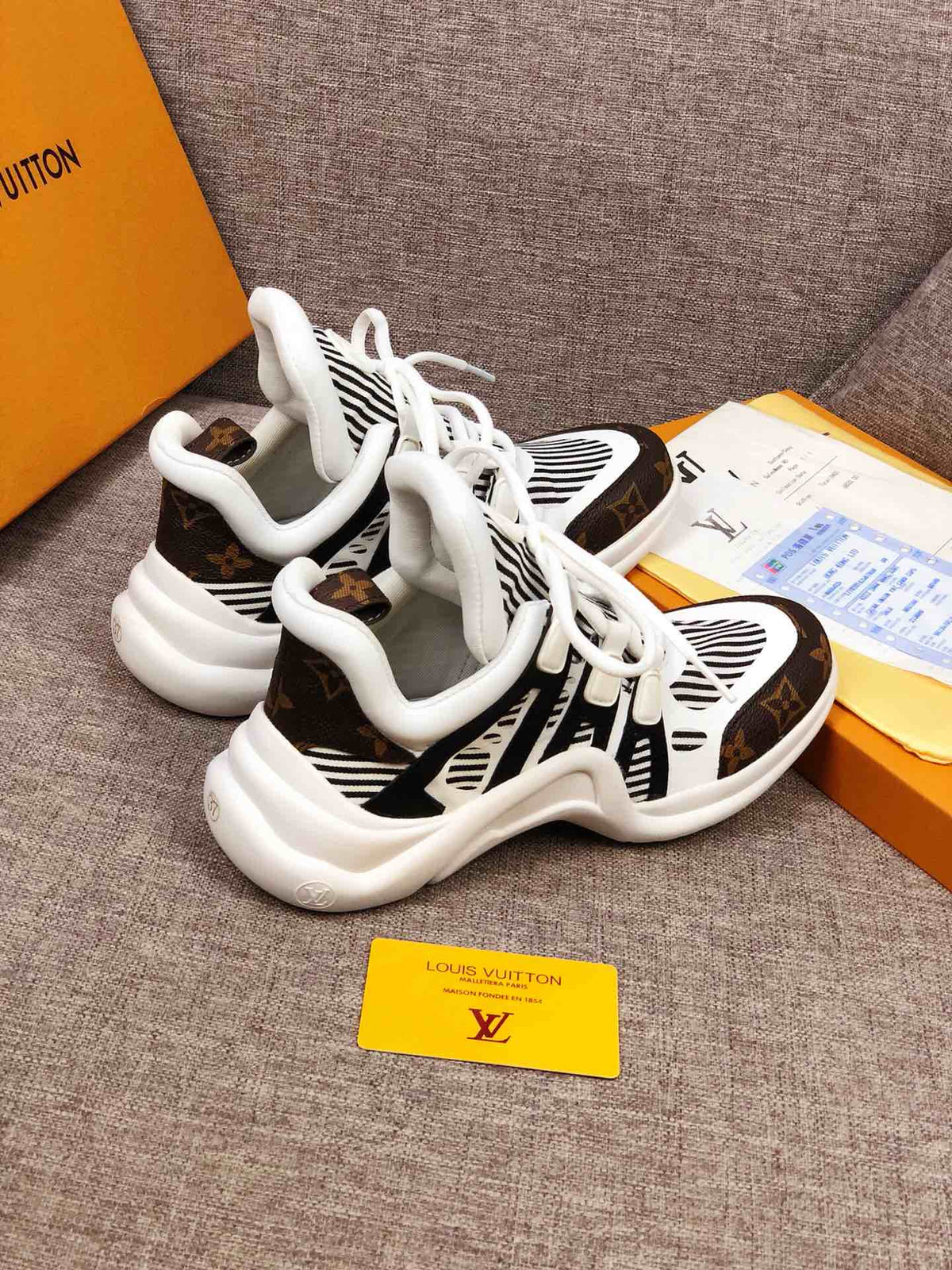 reeby bags - Louis Vuitton Archlight Black White Sneaker
