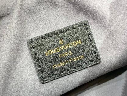 Franco Shops - Louis Vuittons  - 15796
