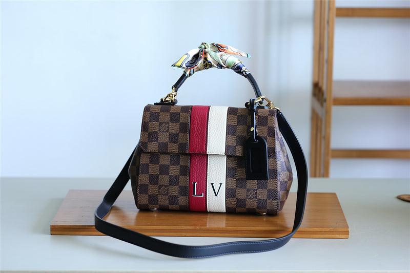 The Franco Shops - Louis Vuittons  - 7987
