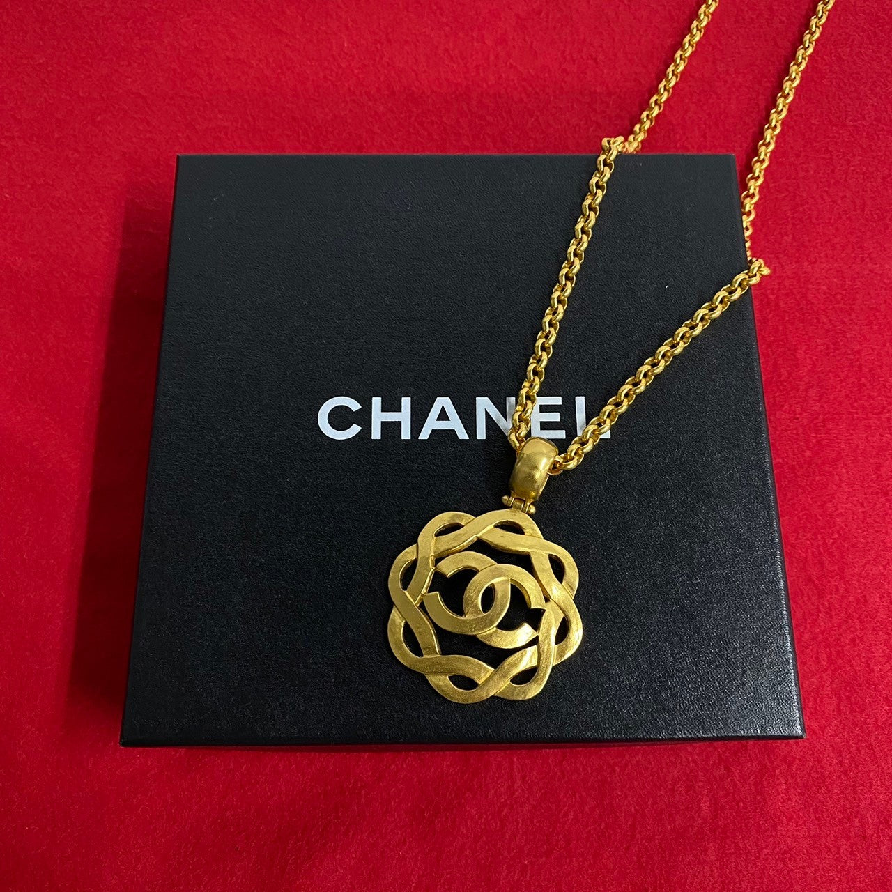 CHANEL Necklace Gold Plated gold