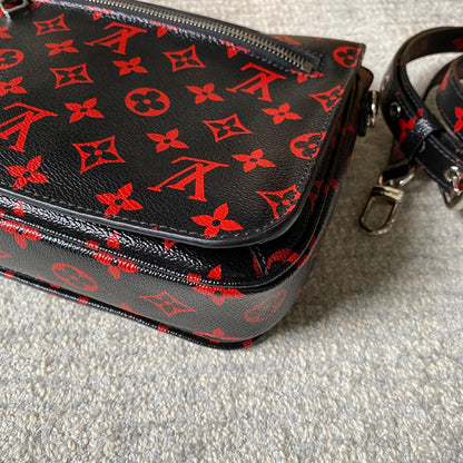 Louis-Vuitton Monogram Infrarouge Pochette Metis