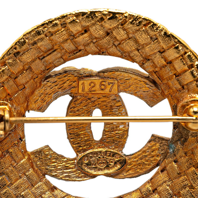 Chanel CC Medallion Brooch  Metal Brooch in Good condition