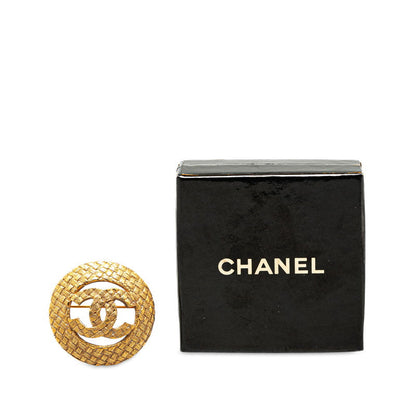 Chanel CC Medallion Brooch  Metal Brooch in Good condition