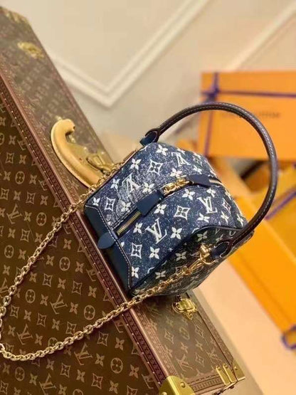 The Franco Shops - Louis Vuittons  - 12098