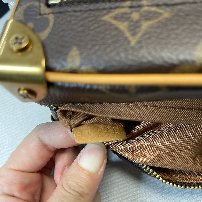 Franco Shops - Louis Vuittons  - 10151