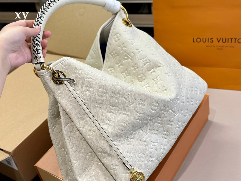 Franco Shops - Louis Vuittons  - 15009