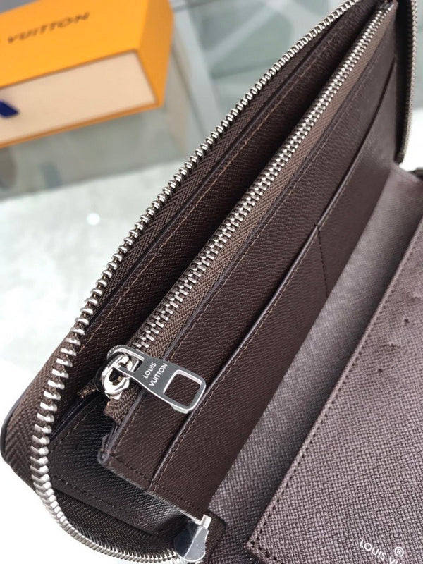 Franco Shops - Louis Vuittons  - 10860