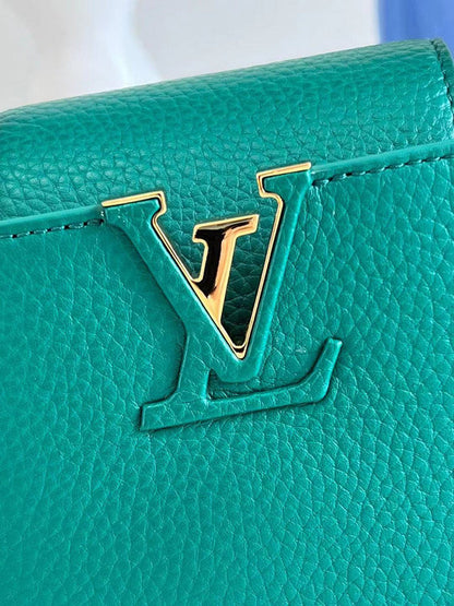 The Franco Shops - Louis Vuittons  - 12047
