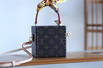 Franco Shops - Louis Vuittons  - 9402