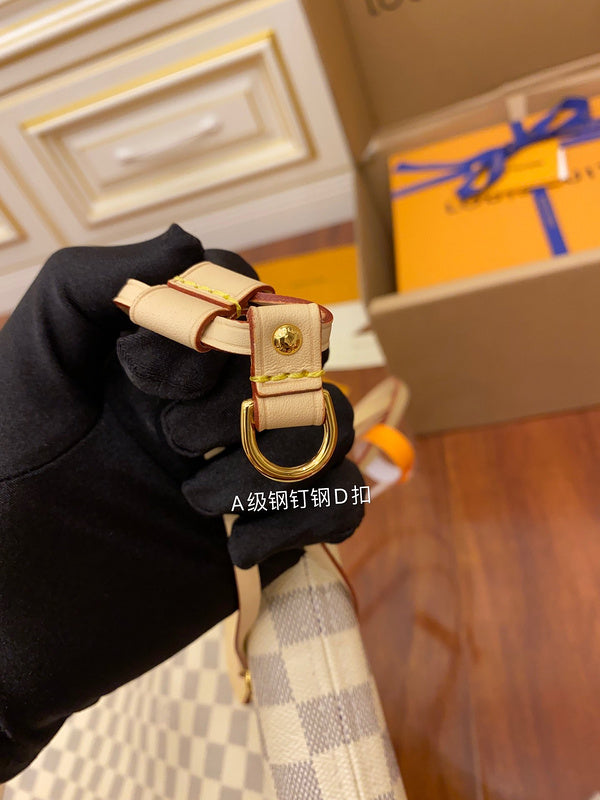 Franco Shops - Louis Vuittons  - 15546