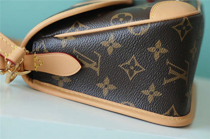 The Franco Shops - Louis Vuittons  - 7704