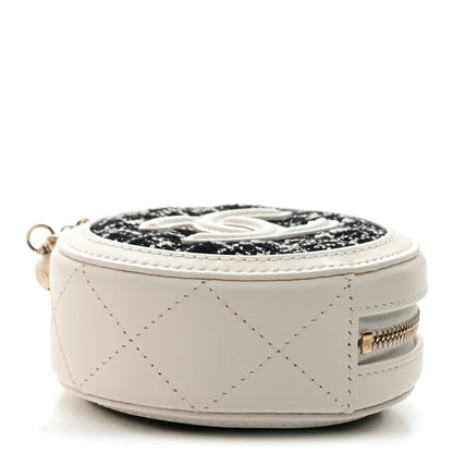 Tweed Quilted Round Filigree Pouch With Chain White Black